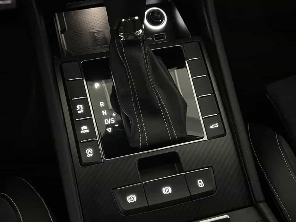 Skoda Superb Combi SPORTLINE/LED/STHZ/AHK/ACC/VRTL 07/2019-photo-22