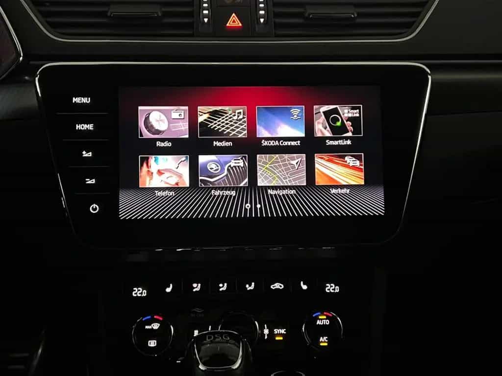 Skoda Superb Combi SPORTLINE/LED/STHZ/AHK/ACC/VRTL 07/2019-photo-23