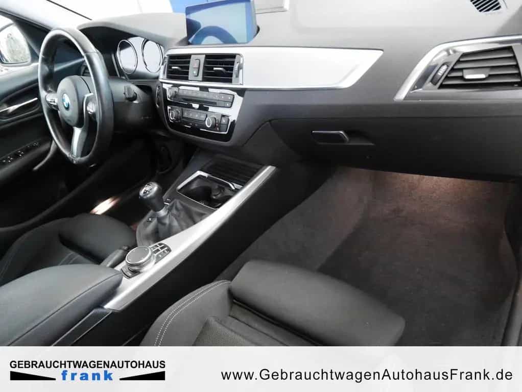 BMW 1 Series 118 i Sportsitze, M18ZOLL, KAMERA,1 J.GARANTIE 01/2019-photo-19