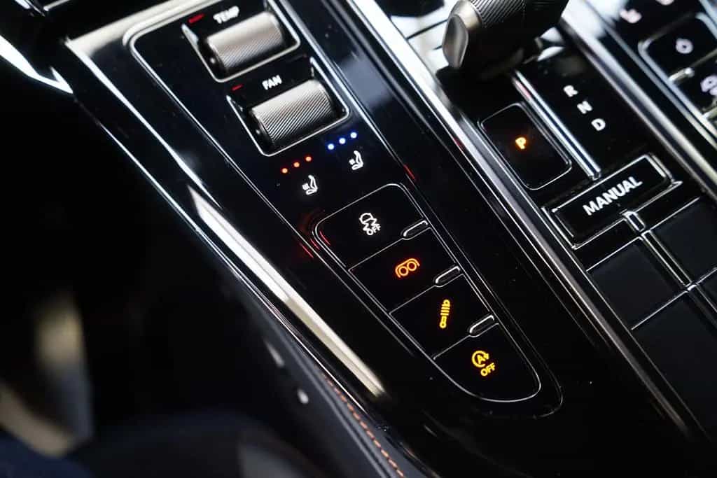 Aston Martin V8 Vantage*Carbon Paket*B&W*360*ACC*Sport Seat* 06/2025-photo-12