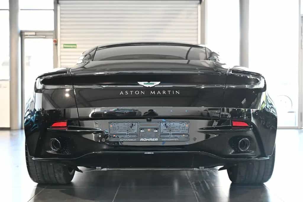 Aston Martin DB12 Coupe/Onyx Black/Sport Monotone/Dark Chrome 04/2026-photo-17