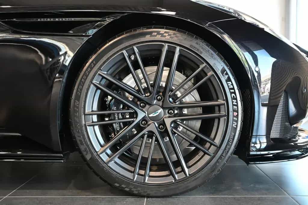 Aston Martin DB12 Coupe/Onyx Black/Sport Monotone/Dark Chrome 04/2026-photo-21