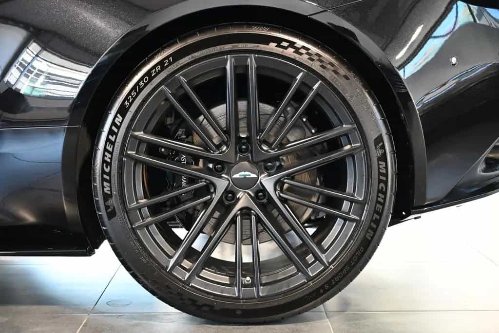 Aston Martin DB12 Coupe/Onyx Black/Sport Monotone/Dark Chrome 04/2026-photo-22