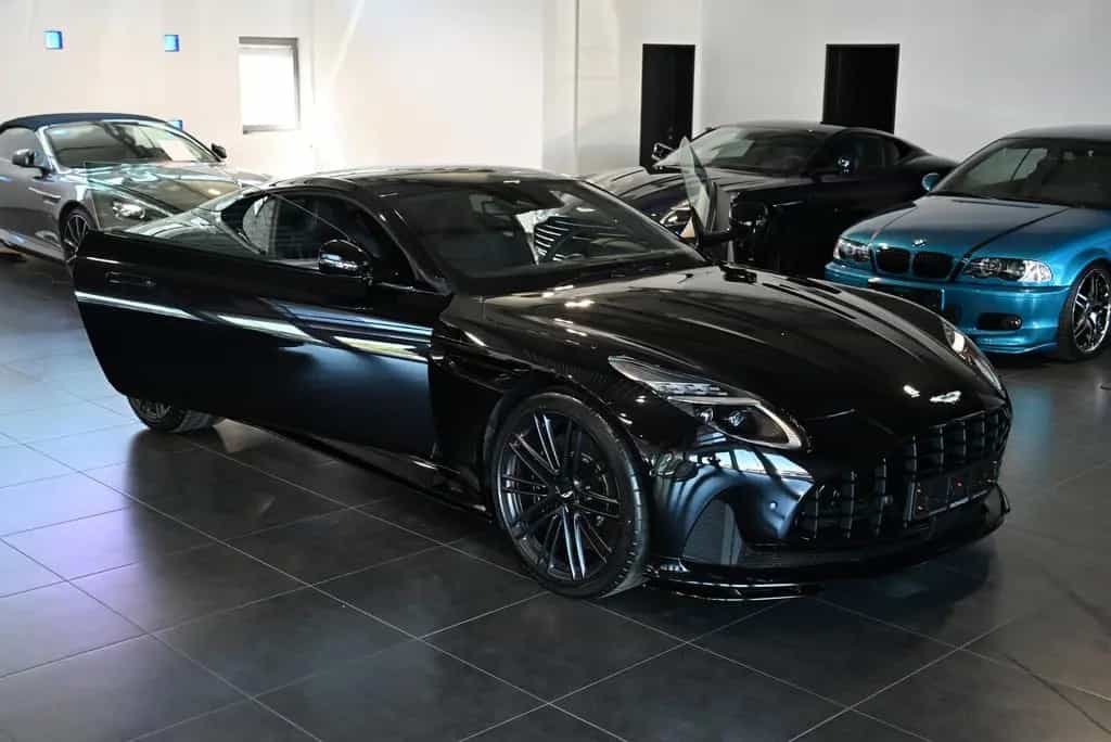 Aston Martin DB12 Coupe/Onyx Black/Sport Monotone/Dark Chrome 04/2026-photo-2