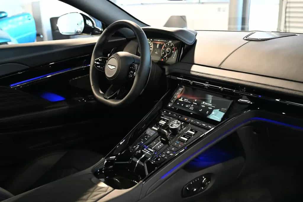 Aston Martin DB12 Coupe/Onyx Black/Sport Monotone/Dark Chrome 04/2026-photo-34