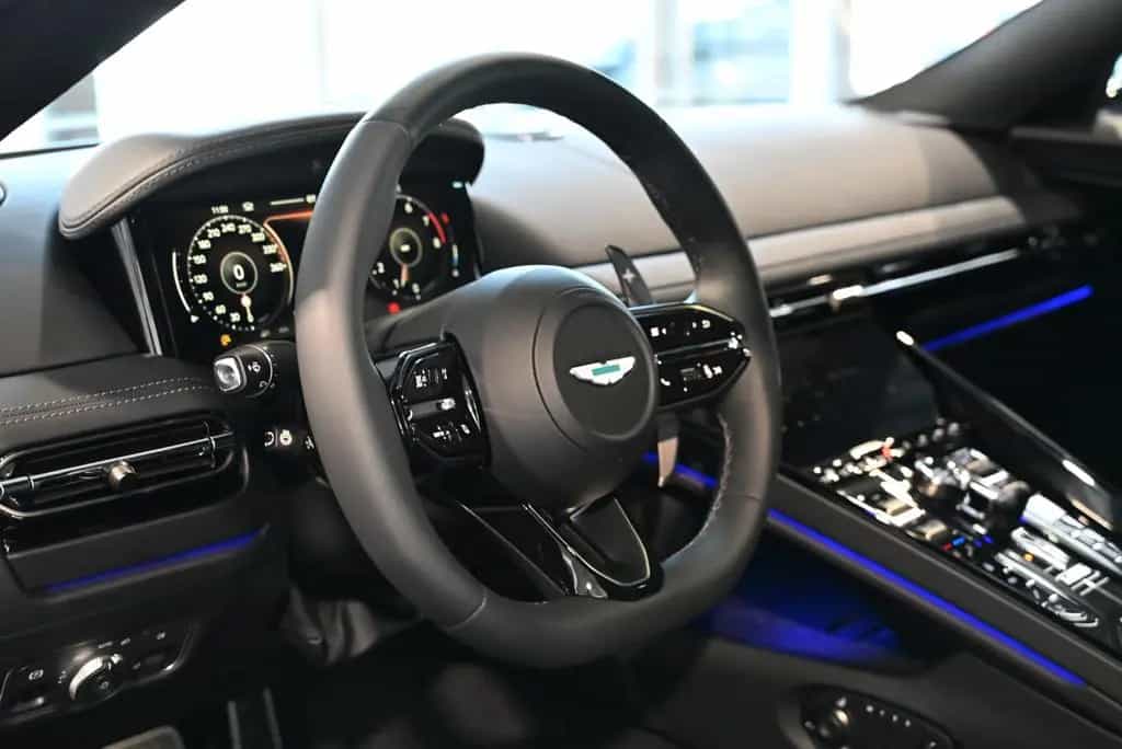 Aston Martin DB12 Coupe/Onyx Black/Sport Monotone/Dark Chrome 04/2026-photo-35