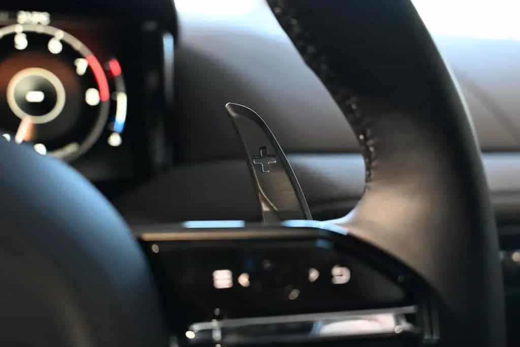 Aston Martin DB12 Coupe/Onyx Black/Sport Monotone/Dark Chrome 04/2026-photo-39