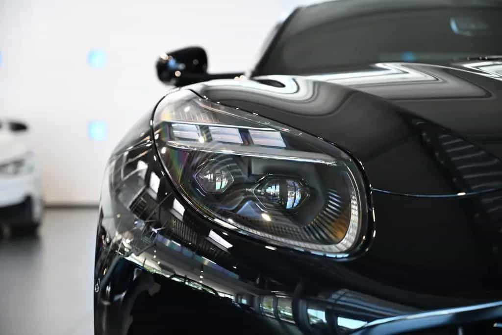 Aston Martin DB12 Coupe/Onyx Black/Sport Monotone/Dark Chrome 04/2026-photo-4