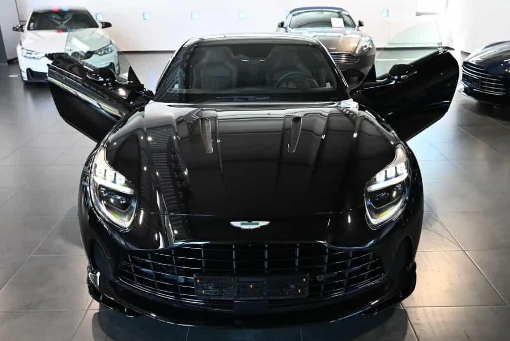 Aston Martin DB12 Coupe/Onyx Black/Sport Monotone/Dark Chrome 04/2026-photo-6