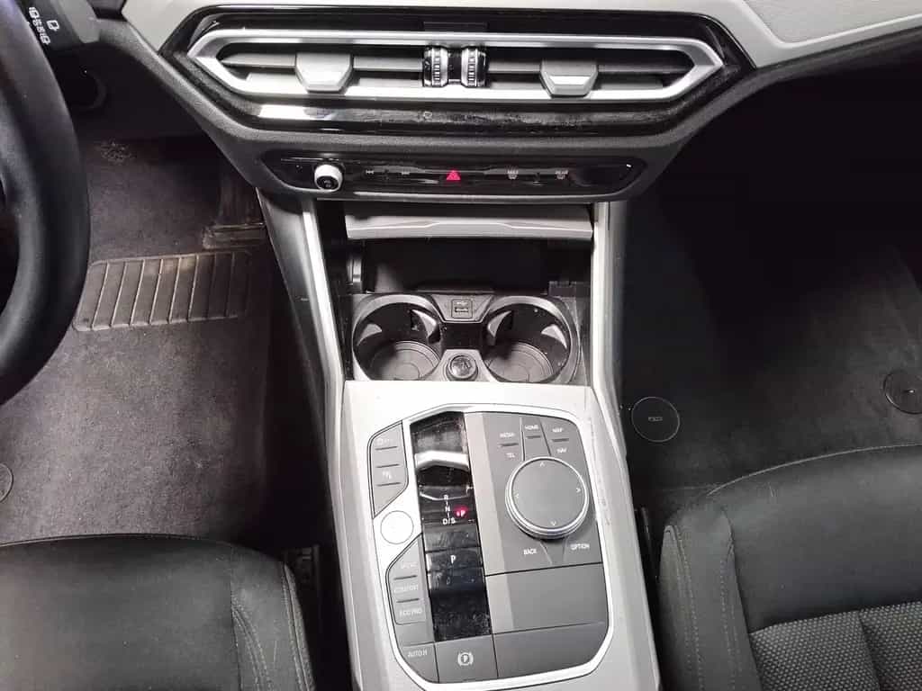 BMW 320 dA Touring Navi LED Curved HuD AHK ACC Shz 03/2023-photo-5