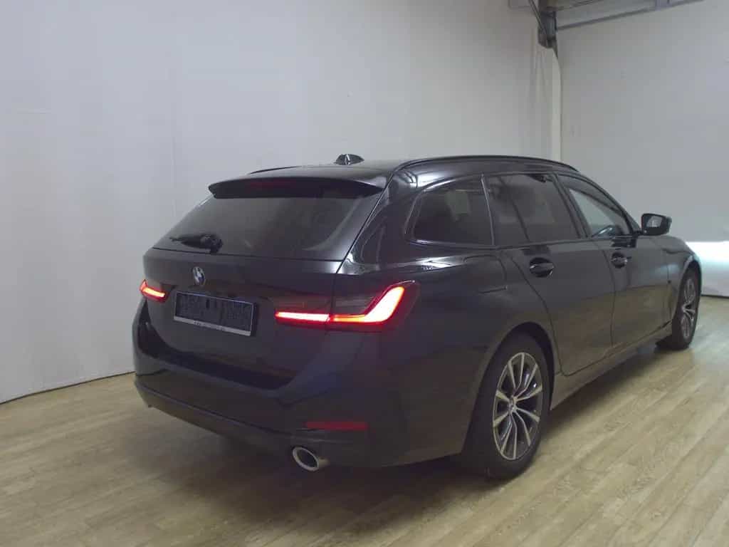 BMW 320 dA Touring Navi LED Curved Kamera SHZ 01/2023-photo-3