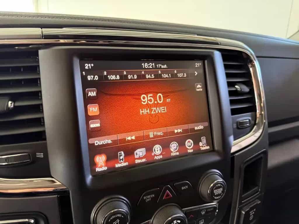 Dodge RAM 1500 HEMI 5.7 V8 4X4-AHK/Kamera/LPG/Alpine 07/2017-photo-19
