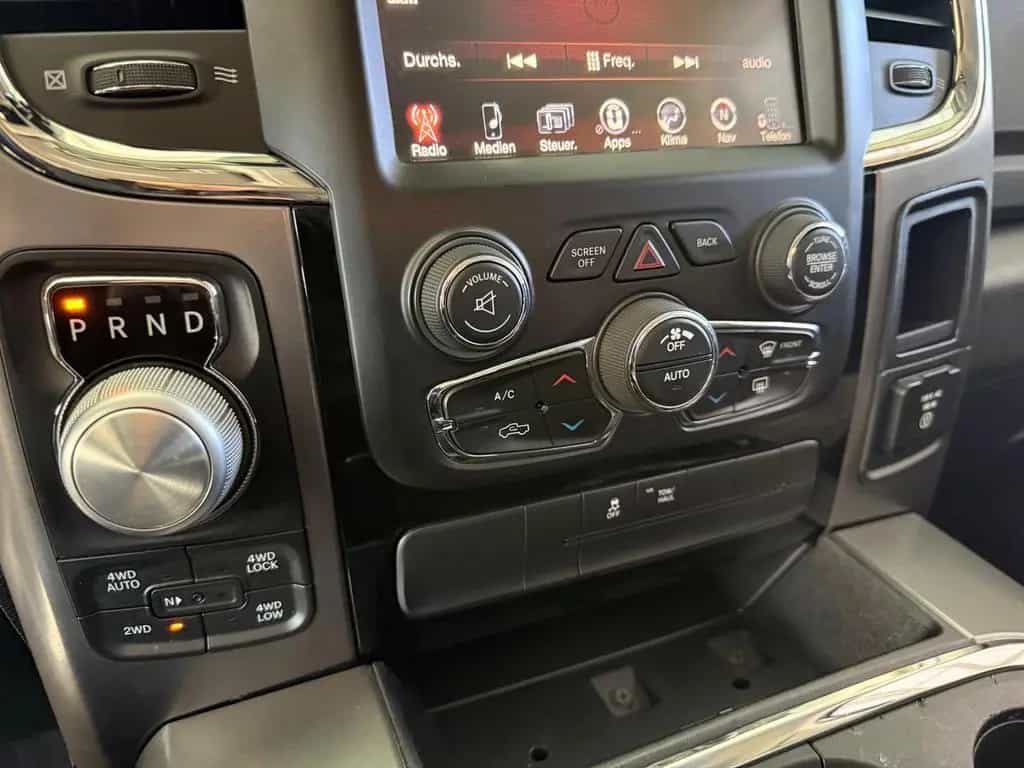 Dodge RAM 1500 HEMI 5.7 V8 4X4-AHK/Kamera/LPG/Alpine 07/2017-photo-23