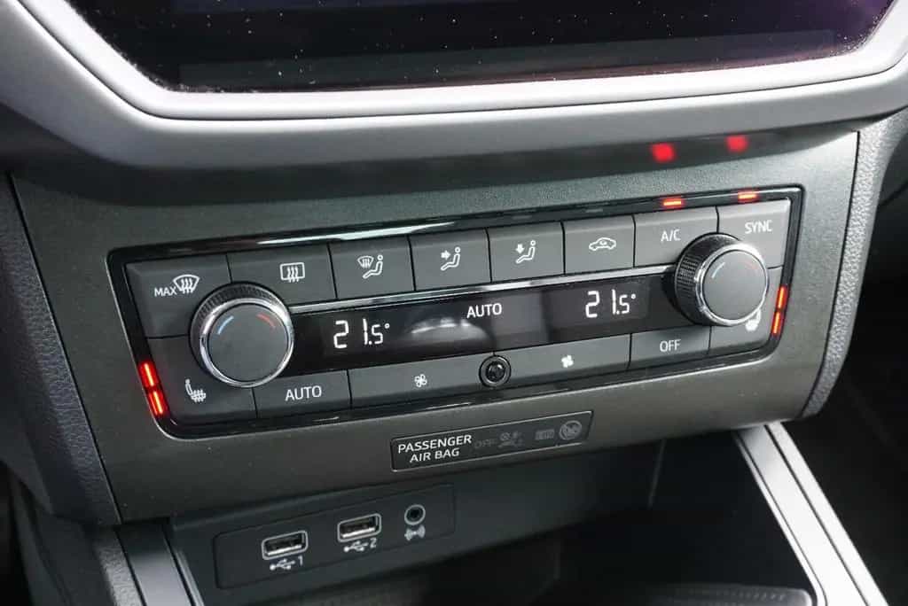 Seat Ibiza Style RFK SHZ NAVI 2.Hand LED PDC Scheckhe 11/2018-photo-22