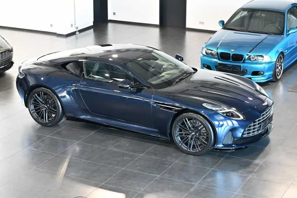 Aston Martin DB12 Coupe/Midnight Blue Metallic/Sport Monotone 04/2026-photo-2