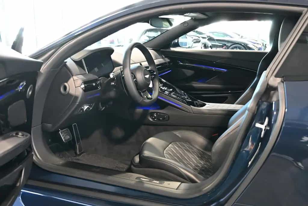 Aston Martin DB12 Coupe/Midnight Blue Metallic/Sport Monotone 04/2026-photo-28