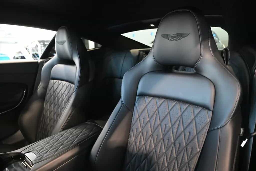 Aston Martin DB12 Coupe/Midnight Blue Metallic/Sport Monotone 04/2026-photo-39