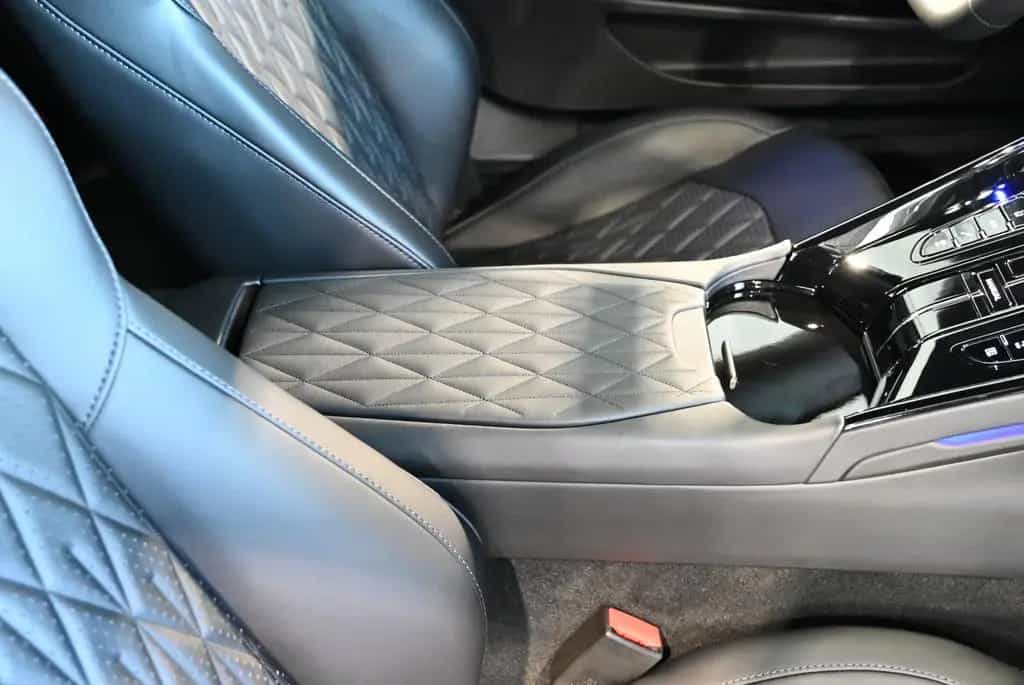 Aston Martin DB12 Coupe/Midnight Blue Metallic/Sport Monotone 04/2026-photo-41