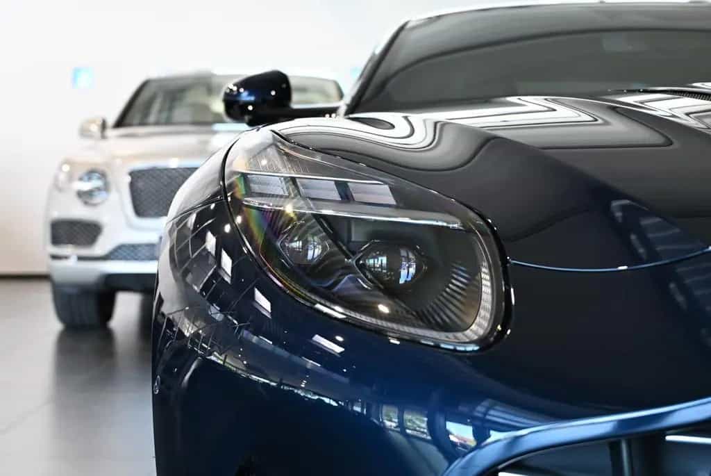 Aston Martin DB12 Coupe/Midnight Blue Metallic/Sport Monotone 04/2026-photo-6
