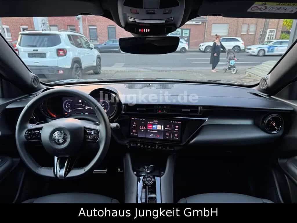 Alfa Romeo Junior Ibrida 1.2 VGT 48V-Hybrid 100 kW Speciale 08/2025-photo-10