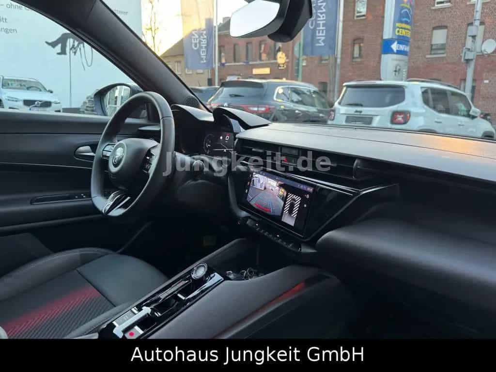 Alfa Romeo Junior Ibrida 1.2 VGT 48V-Hybrid 100 kW Speciale 08/2025-photo-17