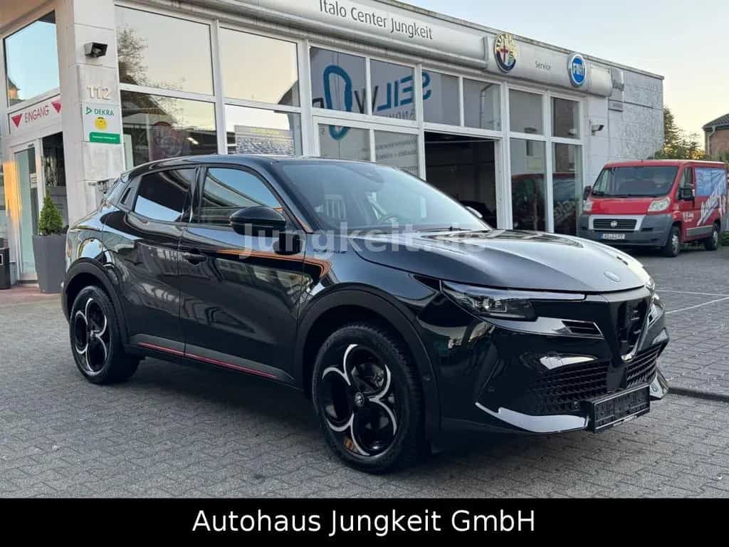 Alfa Romeo Junior Ibrida 1.2 VGT 48V-Hybrid 100 kW Speciale 08/2025-photo-2