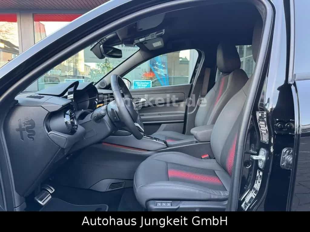Alfa Romeo Junior Ibrida 1.2 VGT 48V-Hybrid 100 kW Speciale 08/2025-photo-8