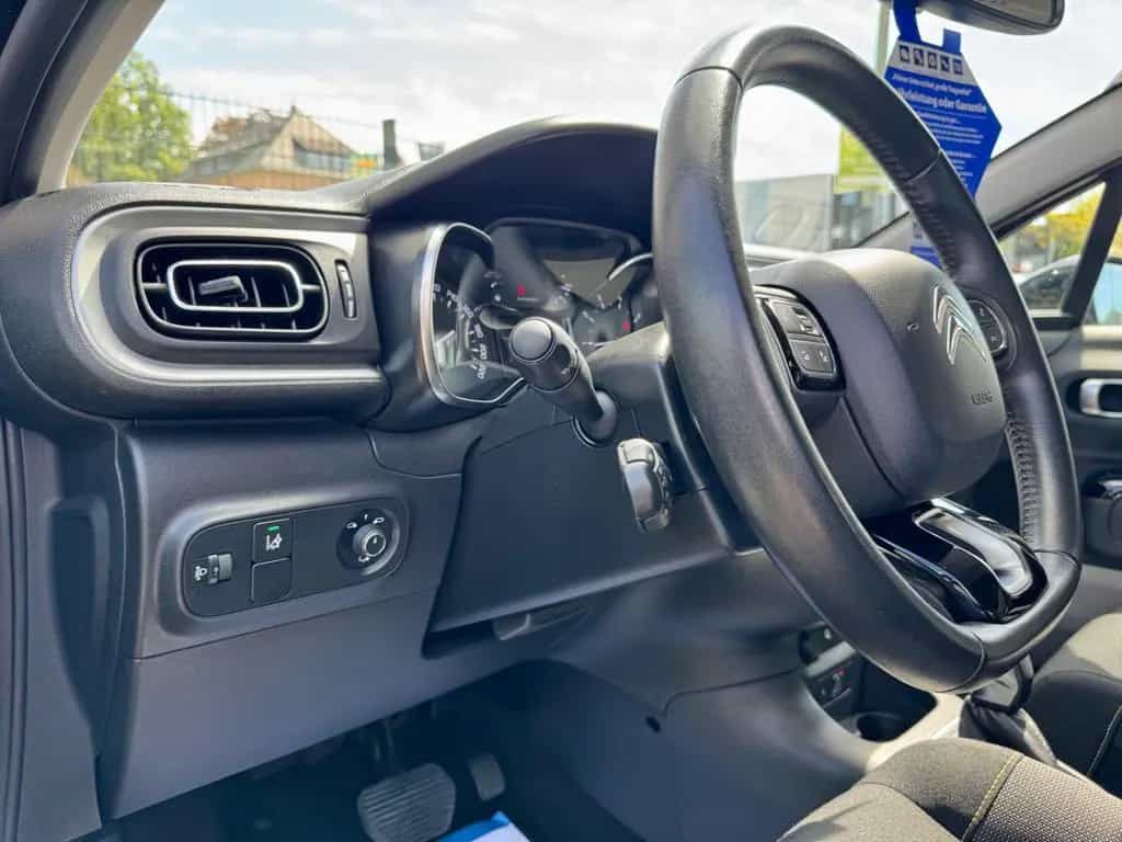Citroën C3 Shine 1.2 PureTech*AUTOM*CARPLAY*SHZ*PDC*SPUR 01/2019-photo-34