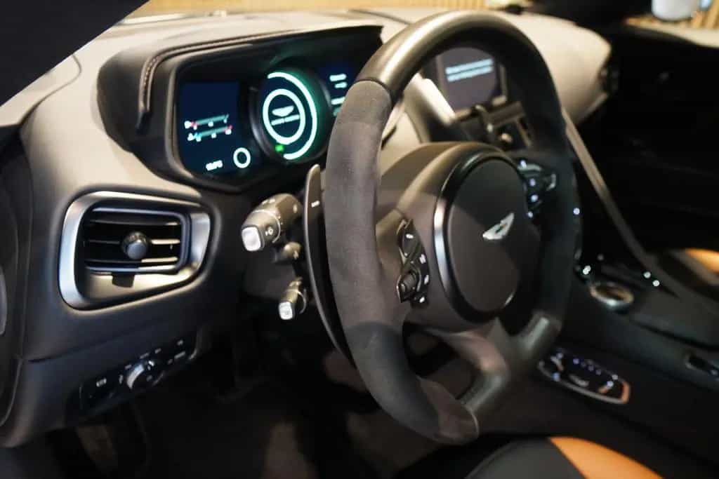 Aston Martin DB11 4.0 V8-Bang& Olufsen-Facelift-20 Zoll- 04/2022-photo-5