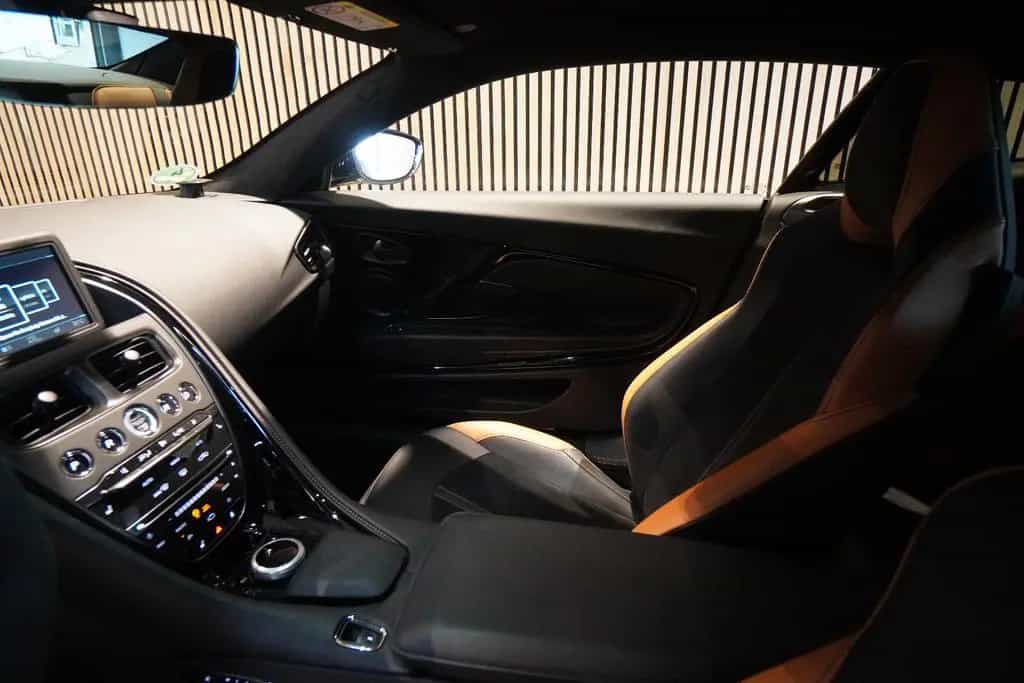 Aston Martin DB11 4.0 V8-Bang& Olufsen-Facelift-20 Zoll- 04/2022-photo-8