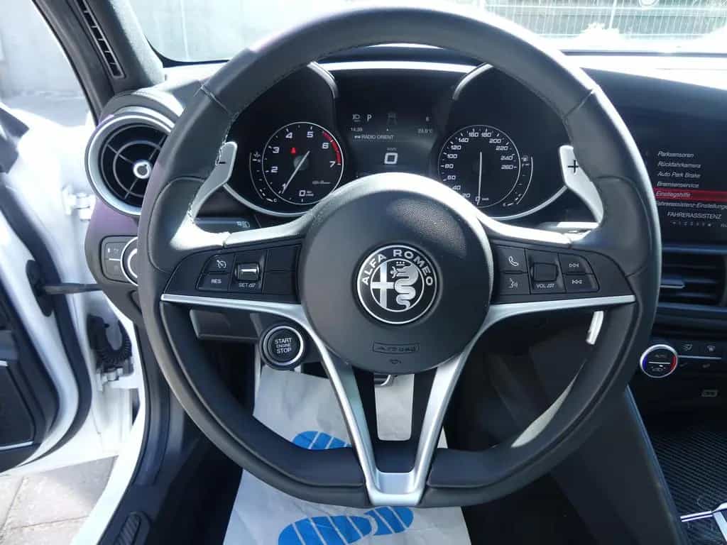Alfa Romeo Giulia Veloce 2.0 Turbo 16V Ti Q4 ALCANT/NAV/KAM 02/2019-photo-3