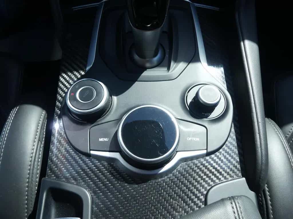 Alfa Romeo Giulia Veloce 2.0 Turbo 16V Ti Q4 ALCANT/NAV/KAM 02/2019-photo-8