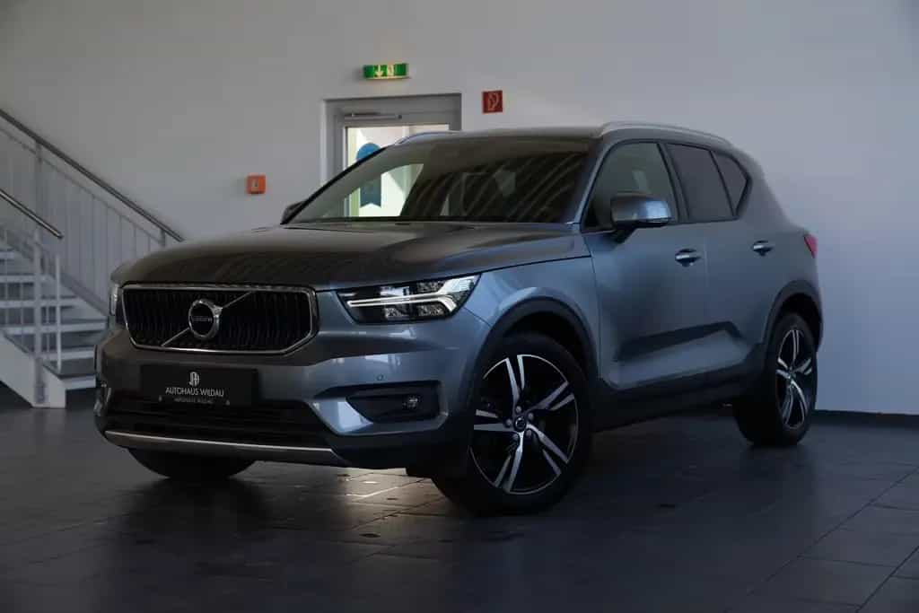 Volvo XC40 Momentum AWD 08/2018-photo-0