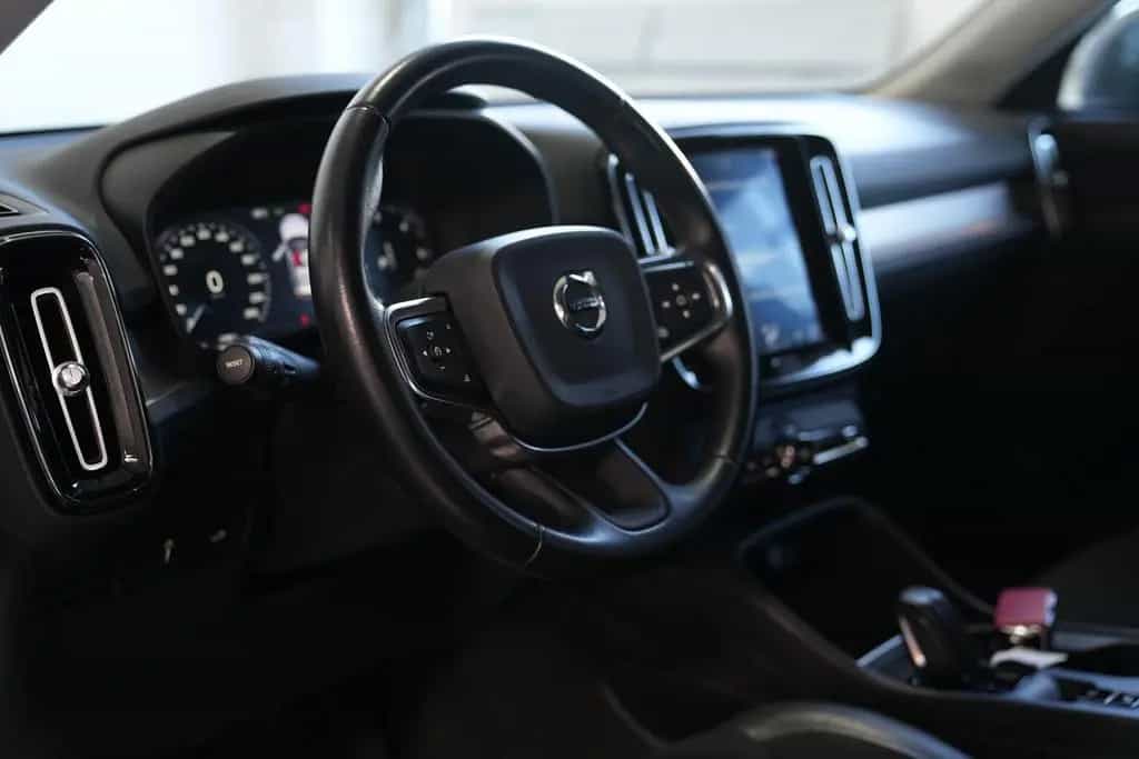 Volvo XC40 Momentum AWD 08/2018-photo-18