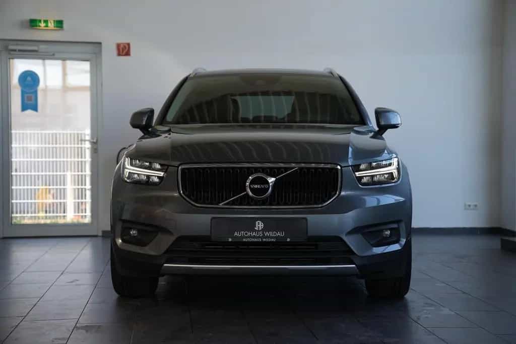 Volvo XC40 Momentum AWD 08/2018-photo-3