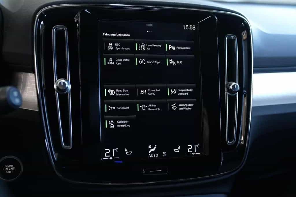 Volvo XC40 Momentum AWD 08/2018-photo-34