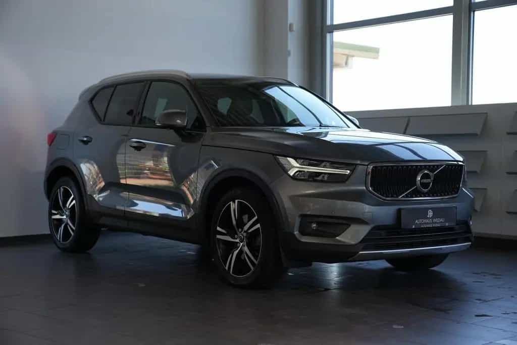 Volvo XC40 Momentum AWD 08/2018-photo-4