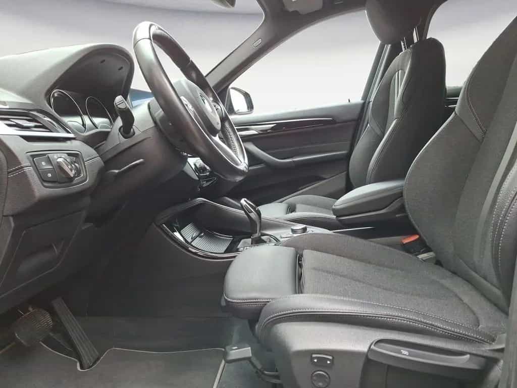 BMW X1 sDrive20i Sport Line Steptronic DCT Klimaaut. 04/2022-photo-7