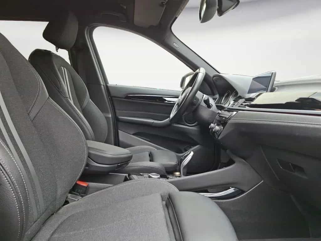 BMW X1 sDrive20i Sport Line Steptronic DCT Klimaaut. 04/2022-photo-8