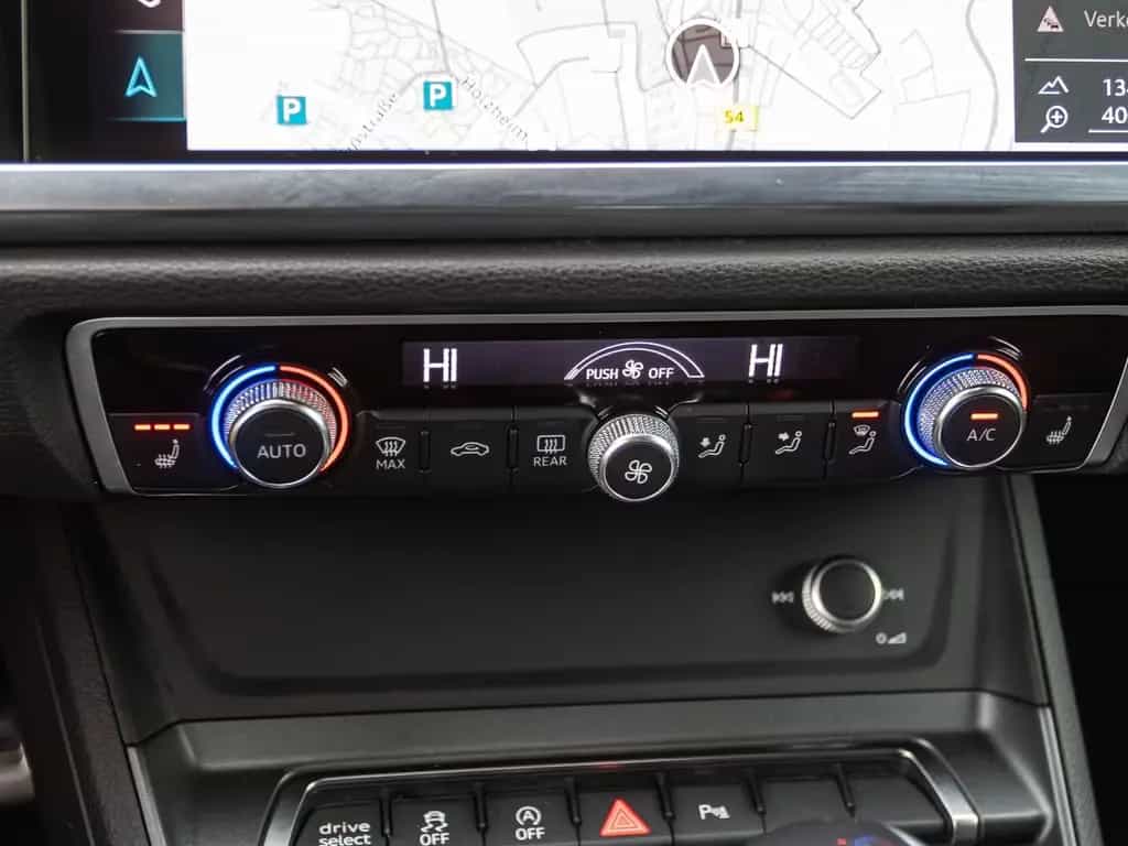 Audi RSQ3 RS Q3 Sportback Stronic Navi LED ACC EPH 11/2021-photo-13