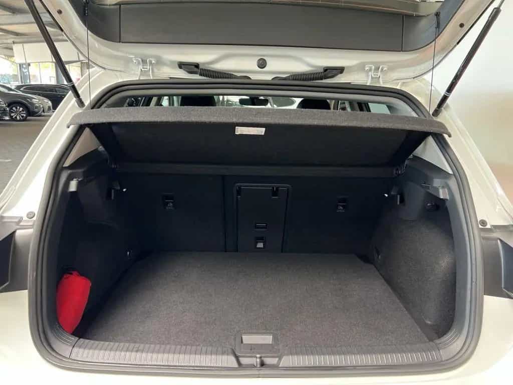 Volkswagen Golf 8 ACTIVE 1.5 TSI HEAD-UP NAVI 12/2022-photo-8
