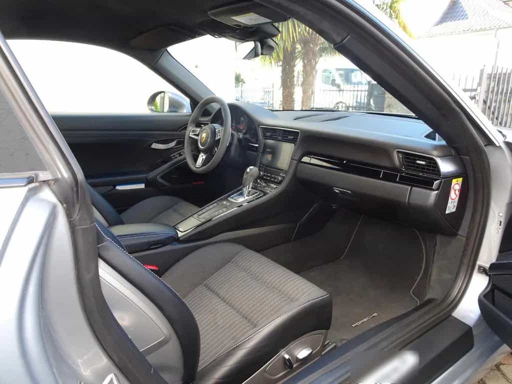 Porsche 911 Carrera T 12/2018-photo-9