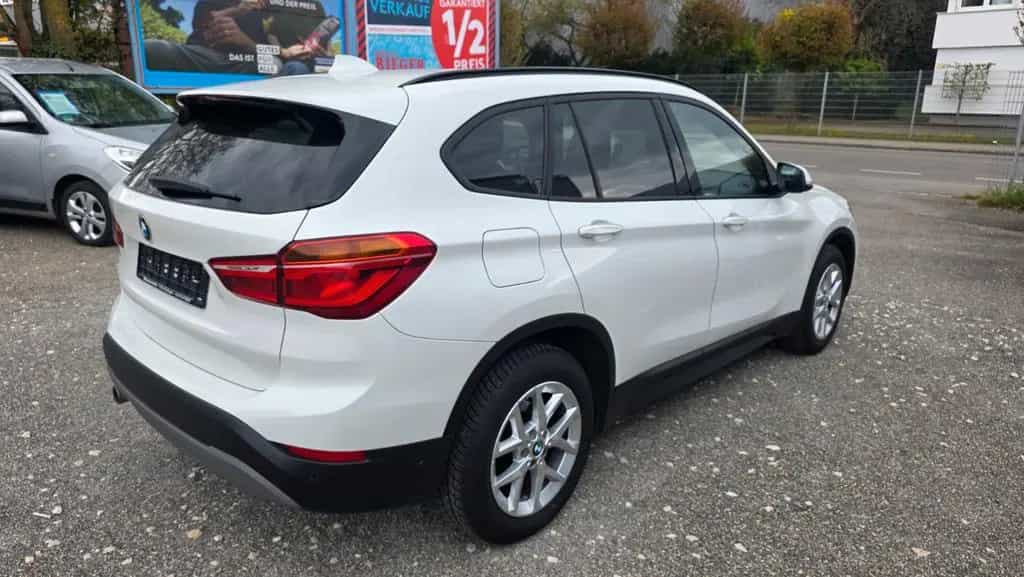 BMW X1 sDrive 18 i Advantage 11/2018-photo-3