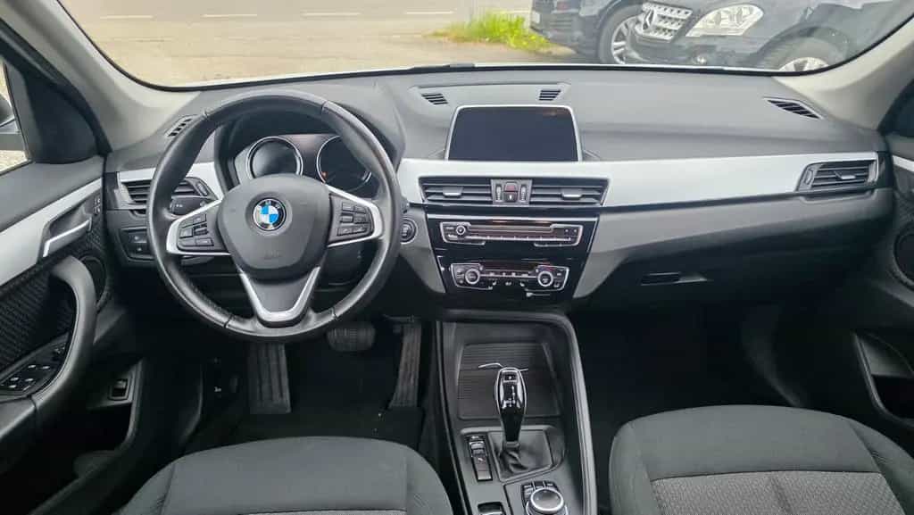 BMW X1 sDrive 18 i Advantage 11/2018-photo-9