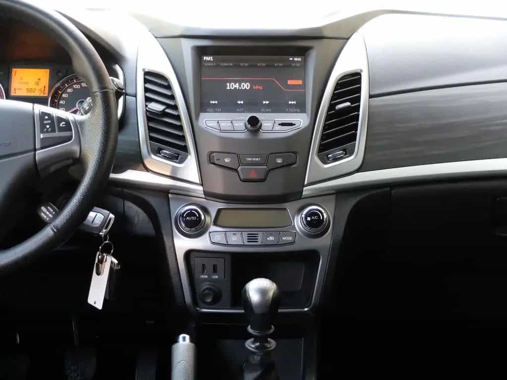 Ssangyong Korando 2.2TD 4x4 Leder Navi 1.Hand 11/2016-photo-13