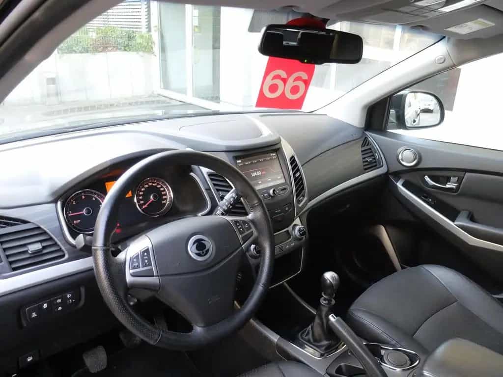 Ssangyong Korando 2.2TD 4x4 Leder Navi 1.Hand 11/2016-photo-7
