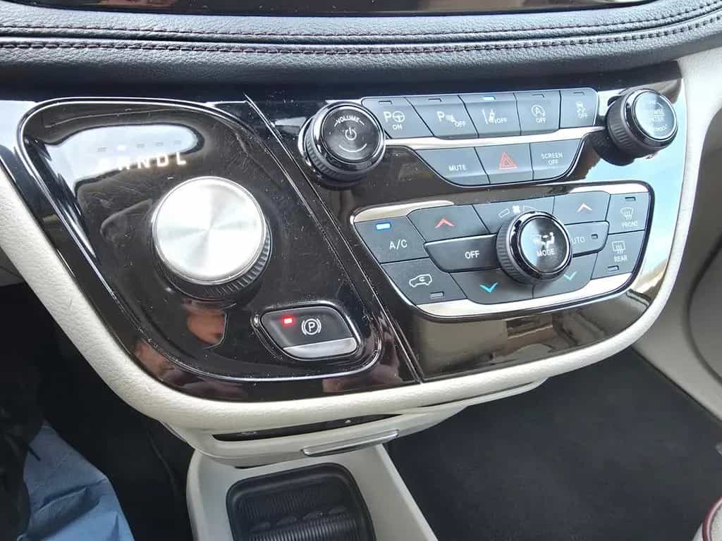 Chrysler Pacifica 3,6 Limited*8 Sitze* 06/2018-photo-24