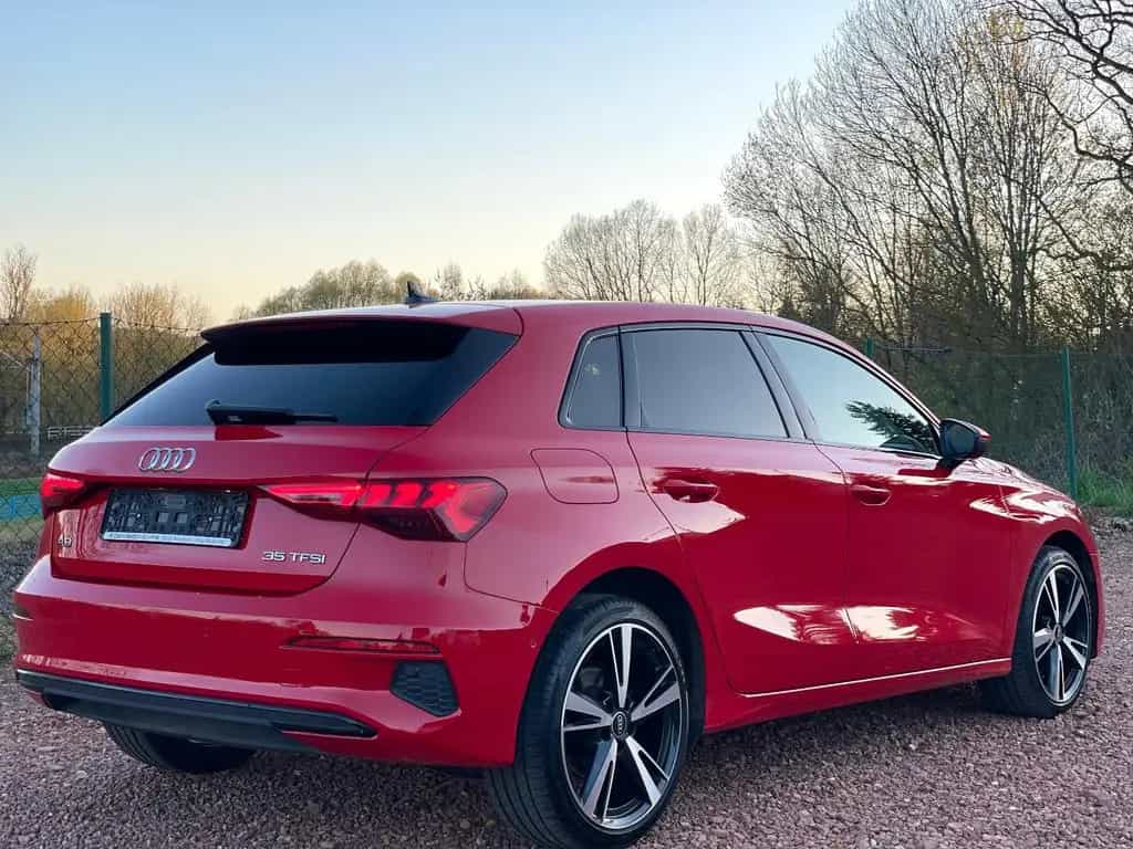 Audi A3 Sportback 35 TFSI *S line*Black Paket*1.Hand* 09/2021-photo-4