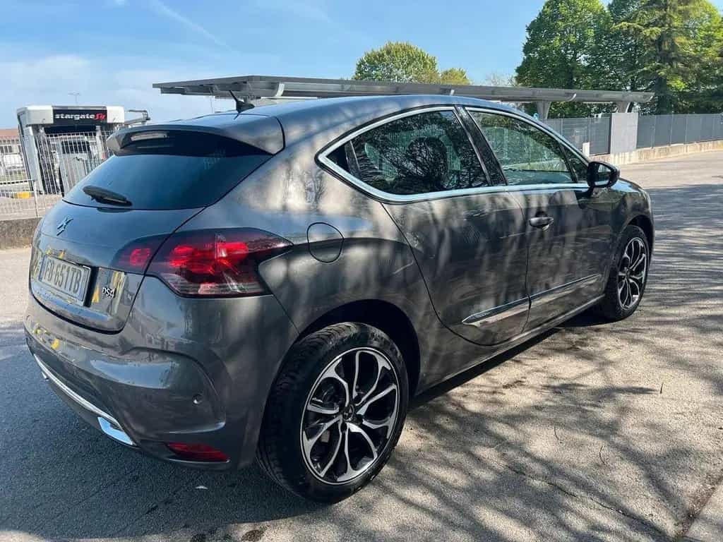 DS Automobiles DS4 Crossback BlueHDi 120 S&S Sport Chic 11/2015-photo-1