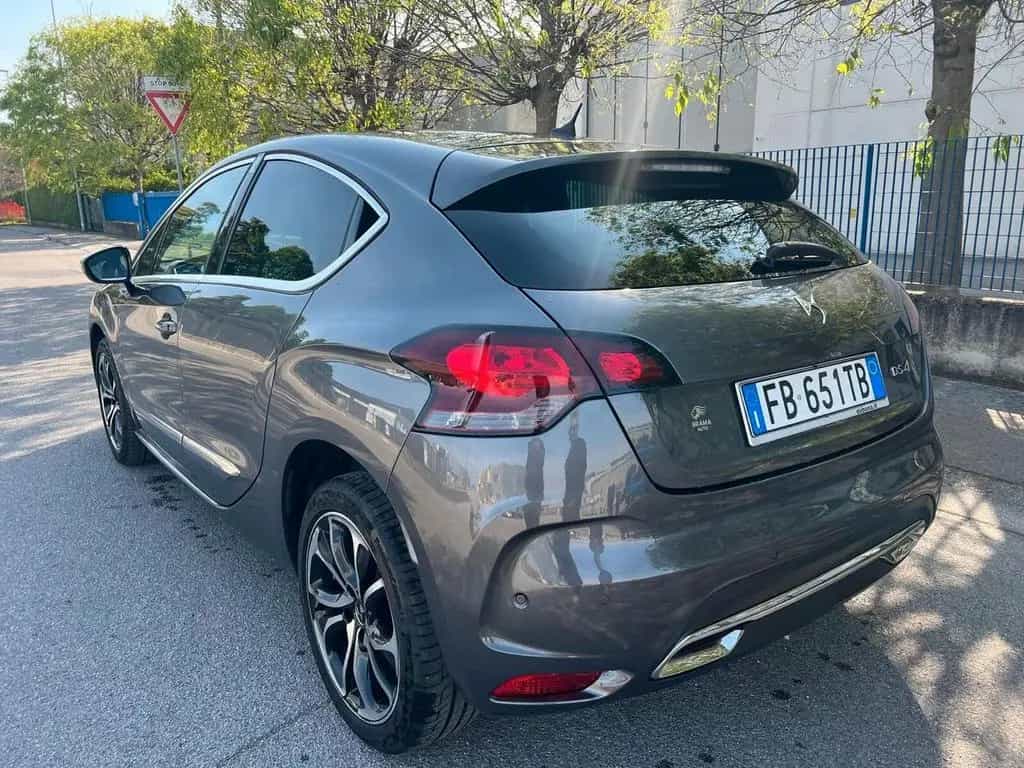 DS Automobiles DS4 Crossback BlueHDi 120 S&S Sport Chic 11/2015-photo-4